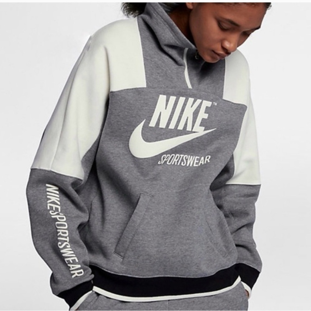 Nike Quarter Zip Gray and White Sportswear cozy